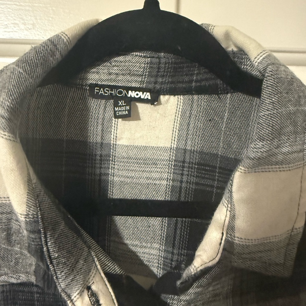 2/$25 Fashion Nova Call It Even Over Sized Plaid Top - Black/White XL - Picture 4 of 5